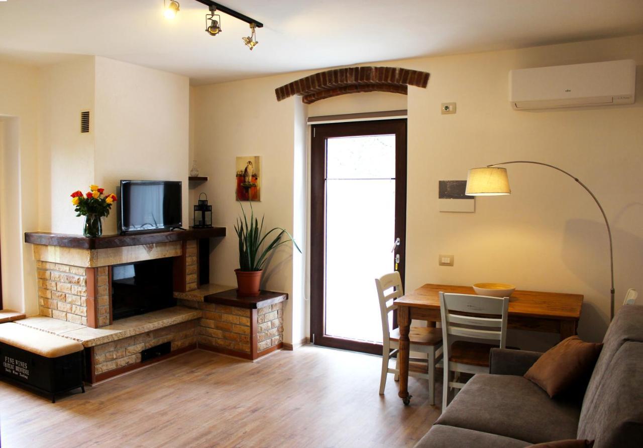 Agriturismo Il Broletto ชูเวเรโต ภายนอก รูปภาพ