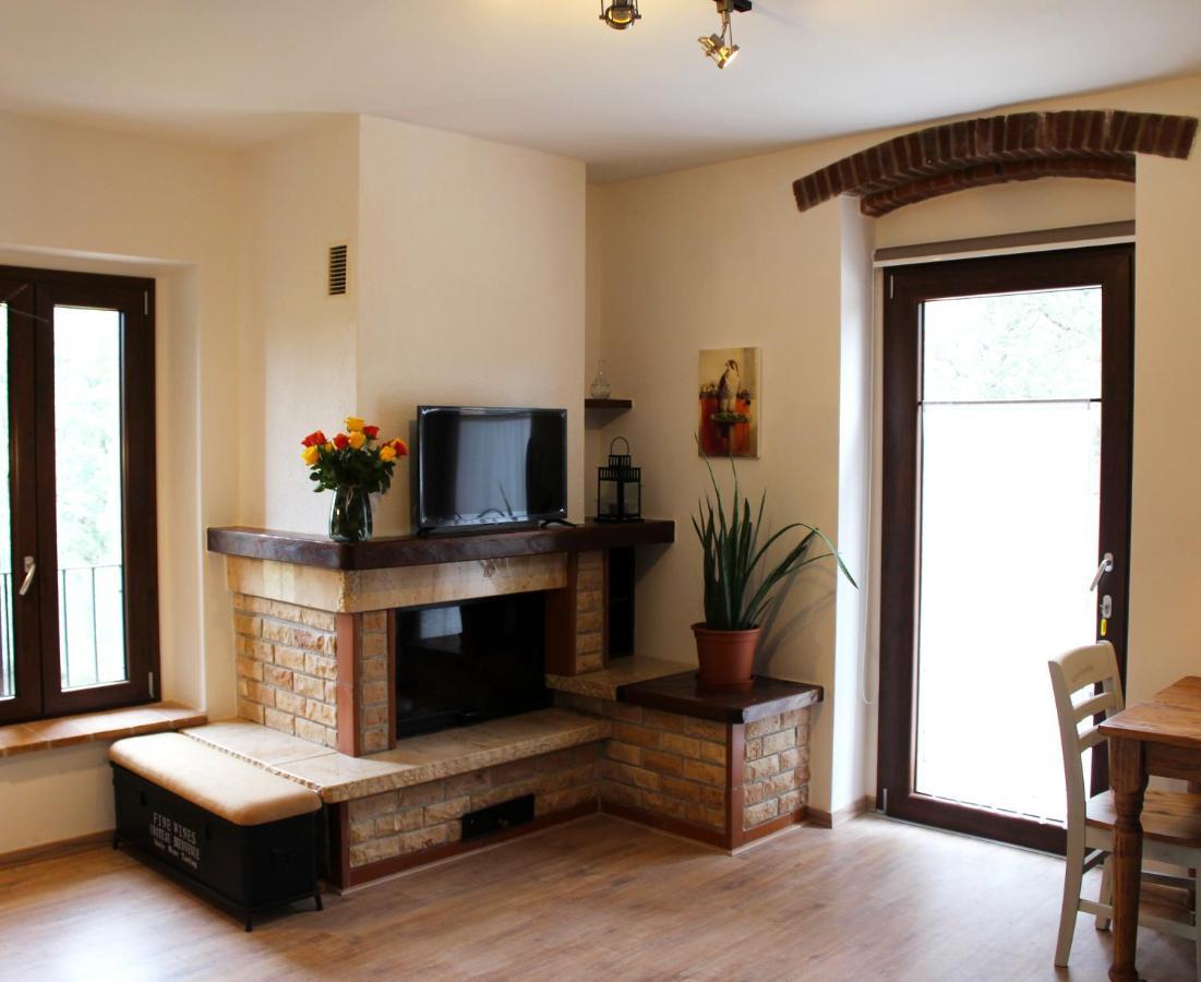 Agriturismo Il Broletto ชูเวเรโต ภายนอก รูปภาพ