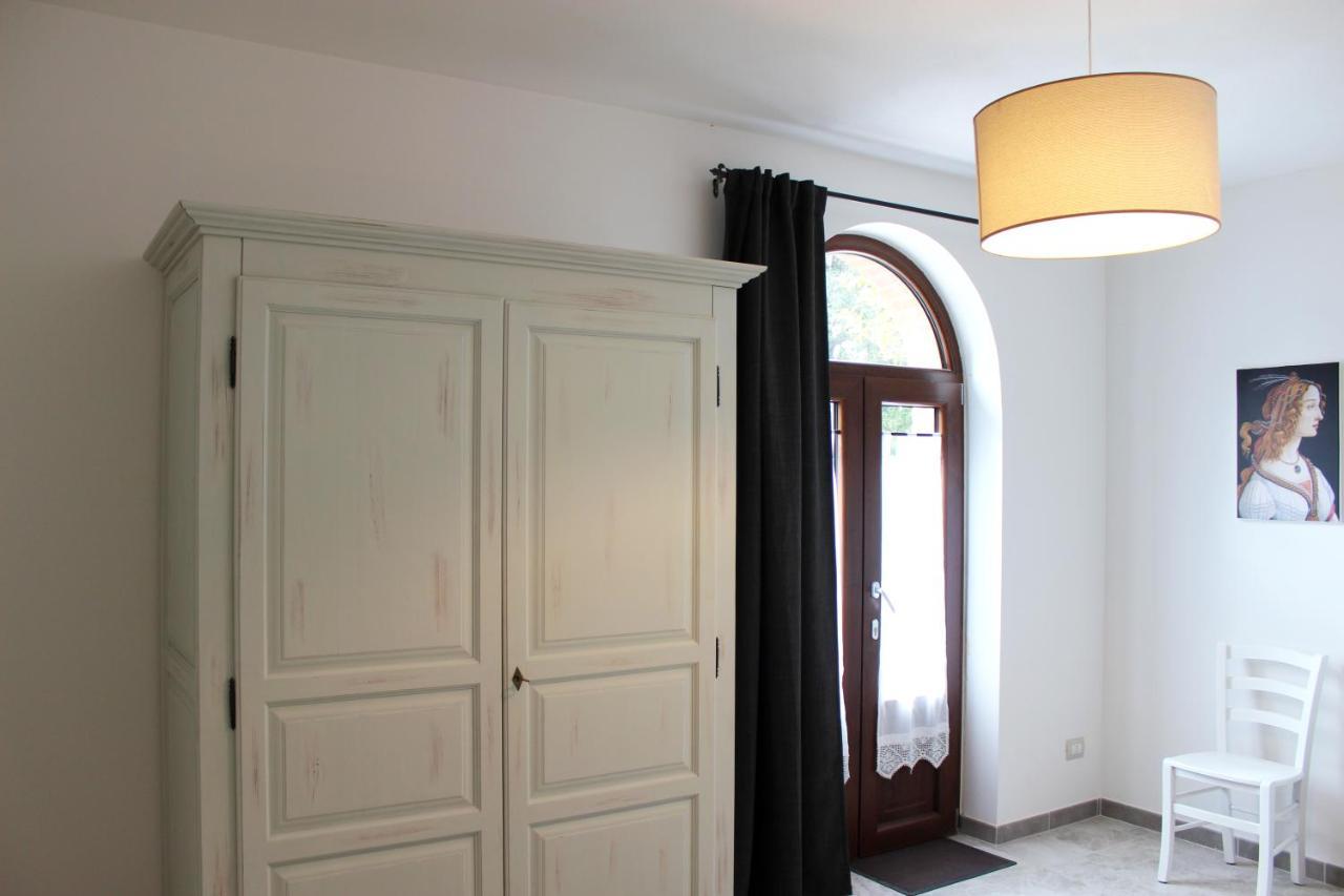 Agriturismo Il Broletto ชูเวเรโต ภายนอก รูปภาพ